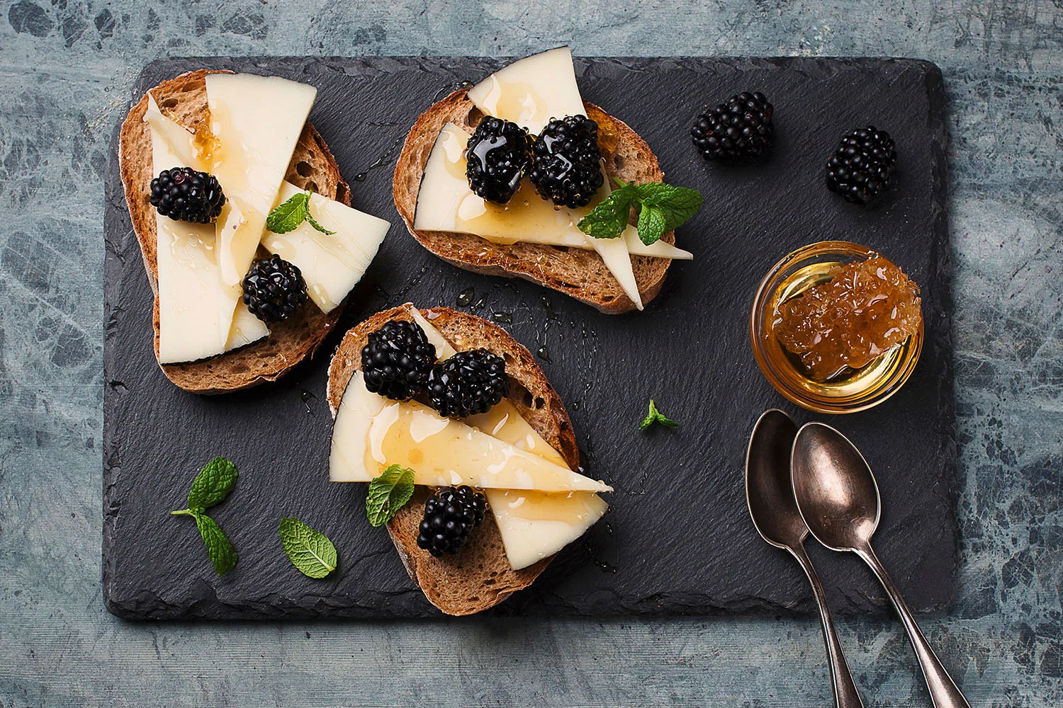 wholegrain cheese honey blueberry snack