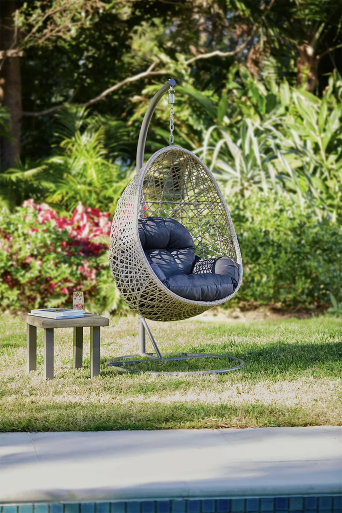 egg chair