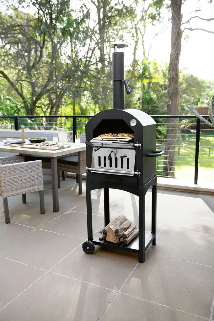 Pizza oven