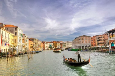 Venice introduces new fines for undesirable tourist behaviour