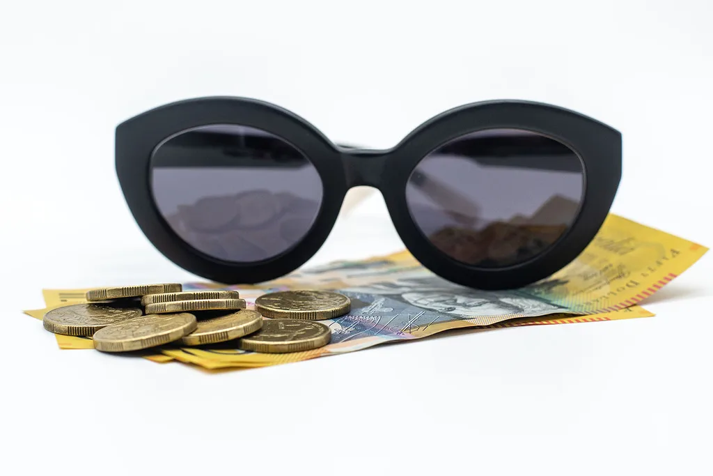 sunglasses money change