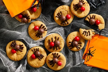 Creepy crawly spider cookies