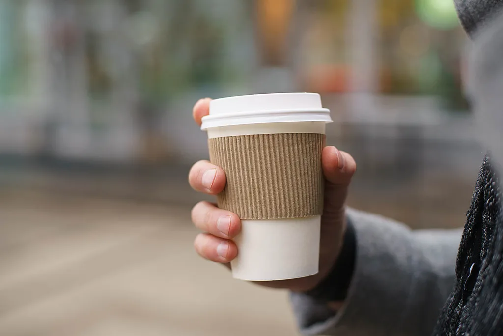 takeaway hot beverage cup