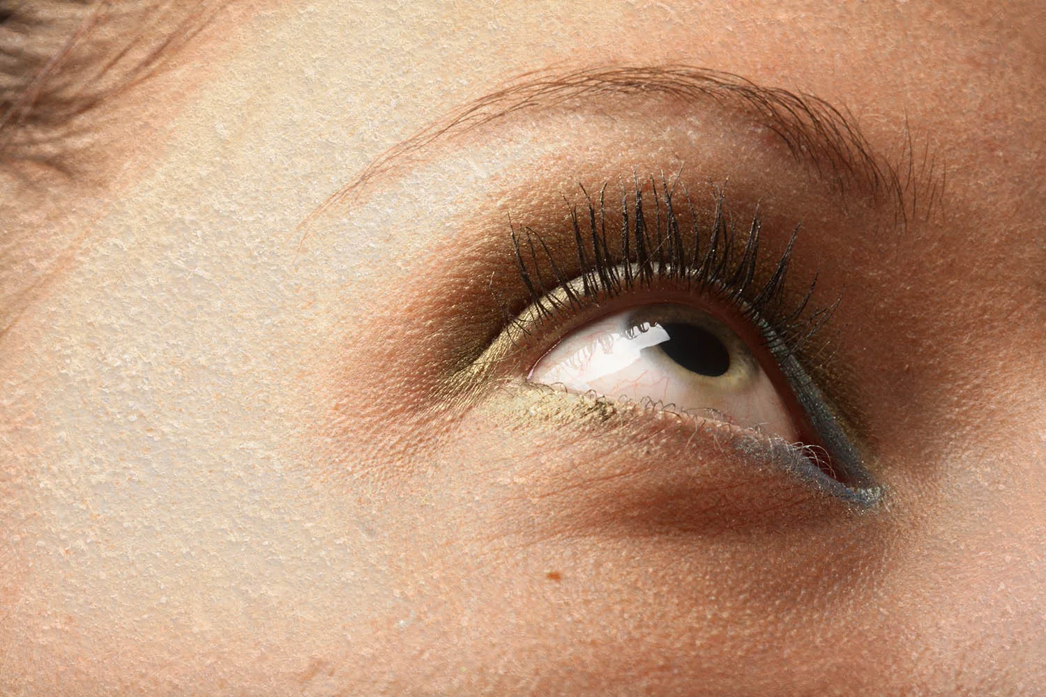 side angle of eye