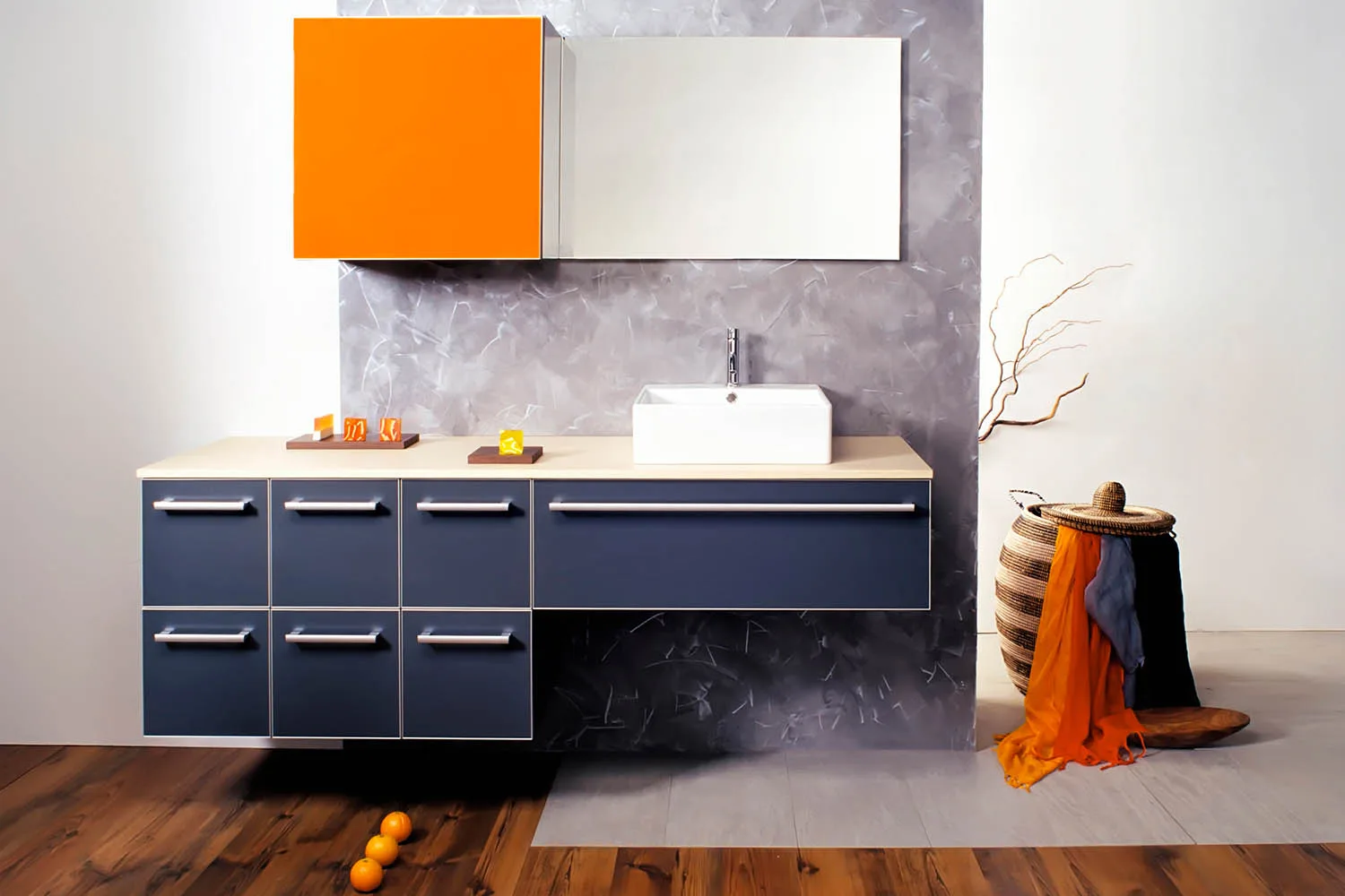 orange and blue bathroom design idea