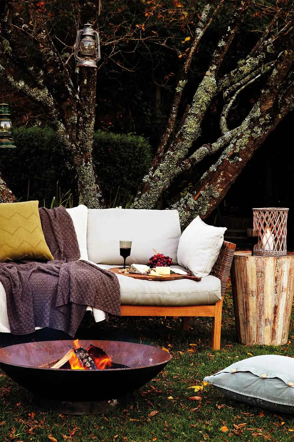 Outdoor lounge setting with fire pit