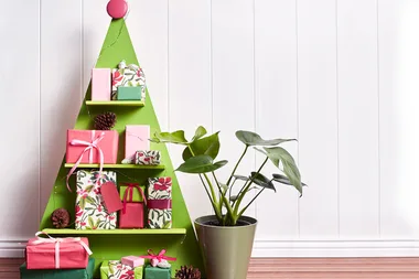 DIY Xmas Tree Shelf