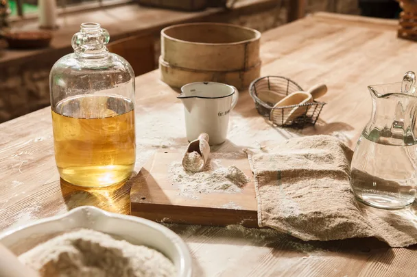 vegetable oil in glass jar with vegetable oil alternatives around it