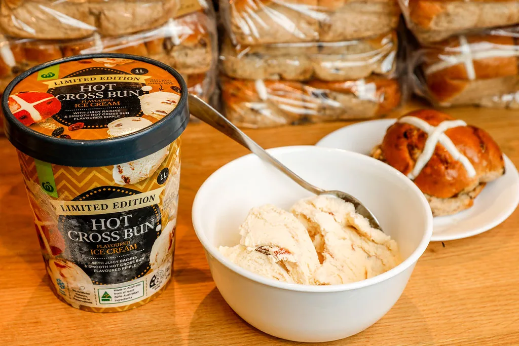 hot cross bun ice cream
