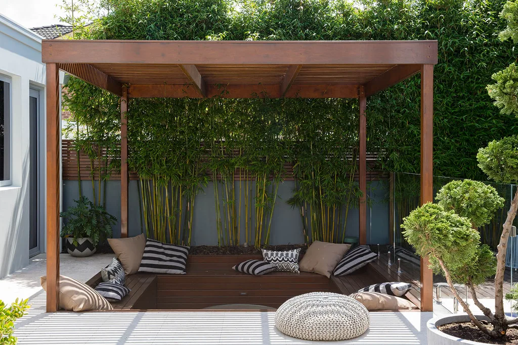 freestanding pergola