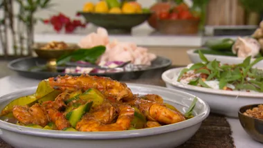 Quick Thai prawn curry
