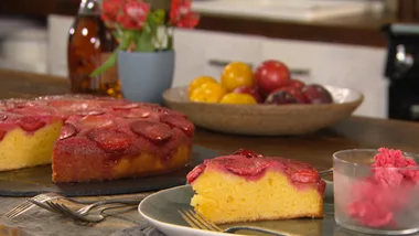 Easy plum cake with plum granita