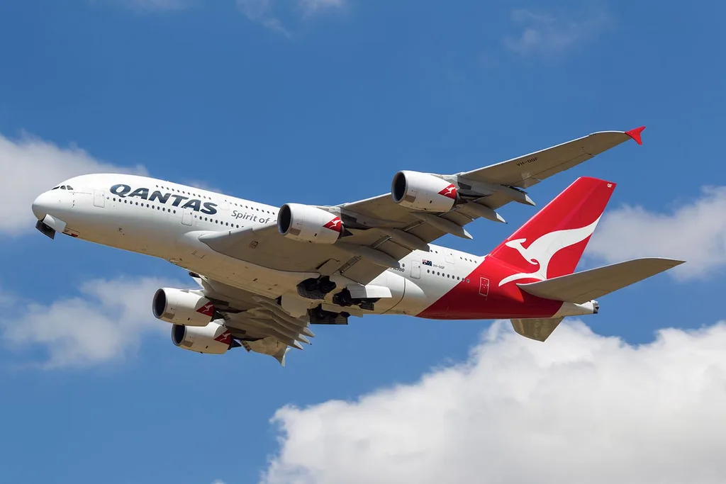 qantas plane in flight