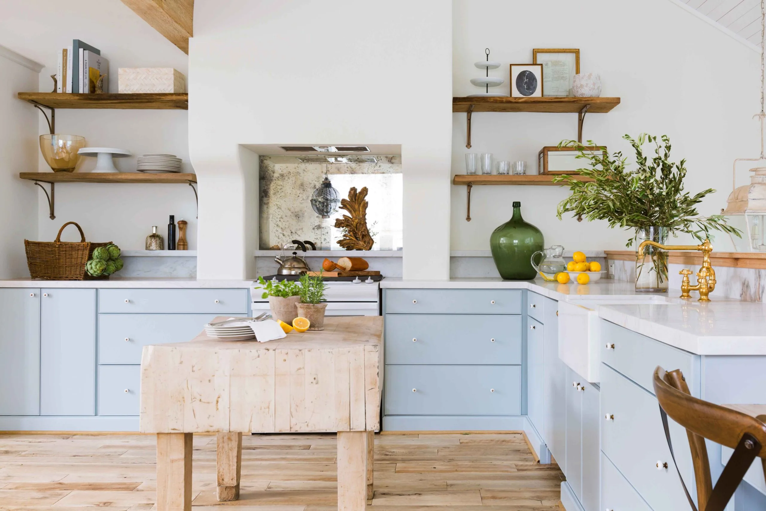 L shaped kitchen with timber island