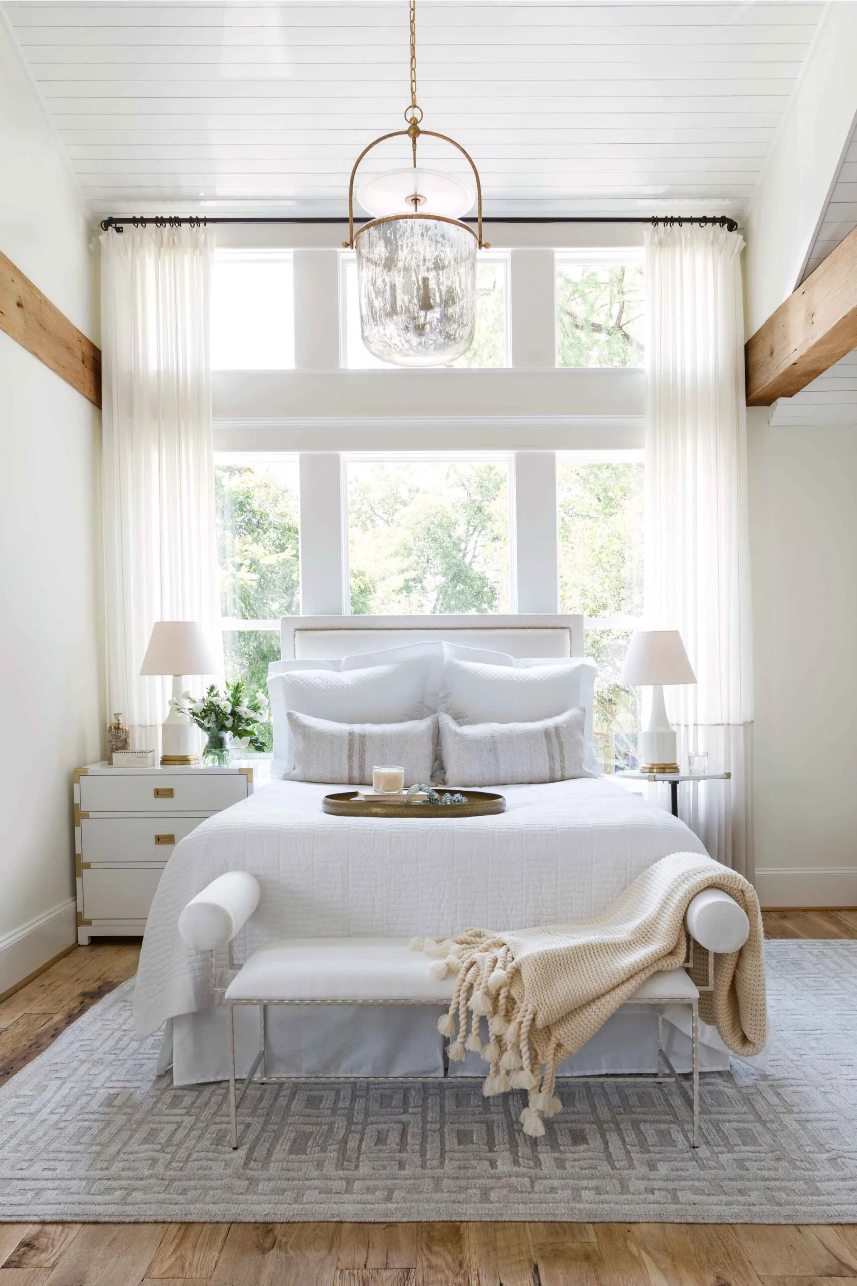 Bedroom with chaise