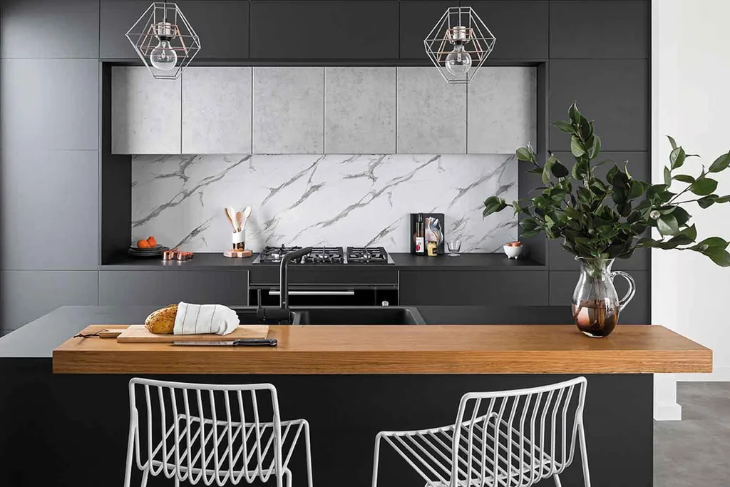 Black kitchen