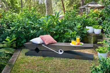 Giant peg bench seat