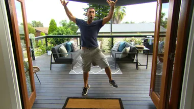 MAKEOVER HOUSE – BI-FOLD DOORS