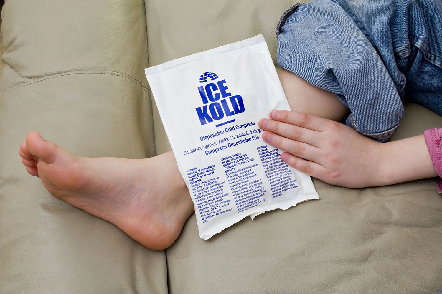 Applying cold pack