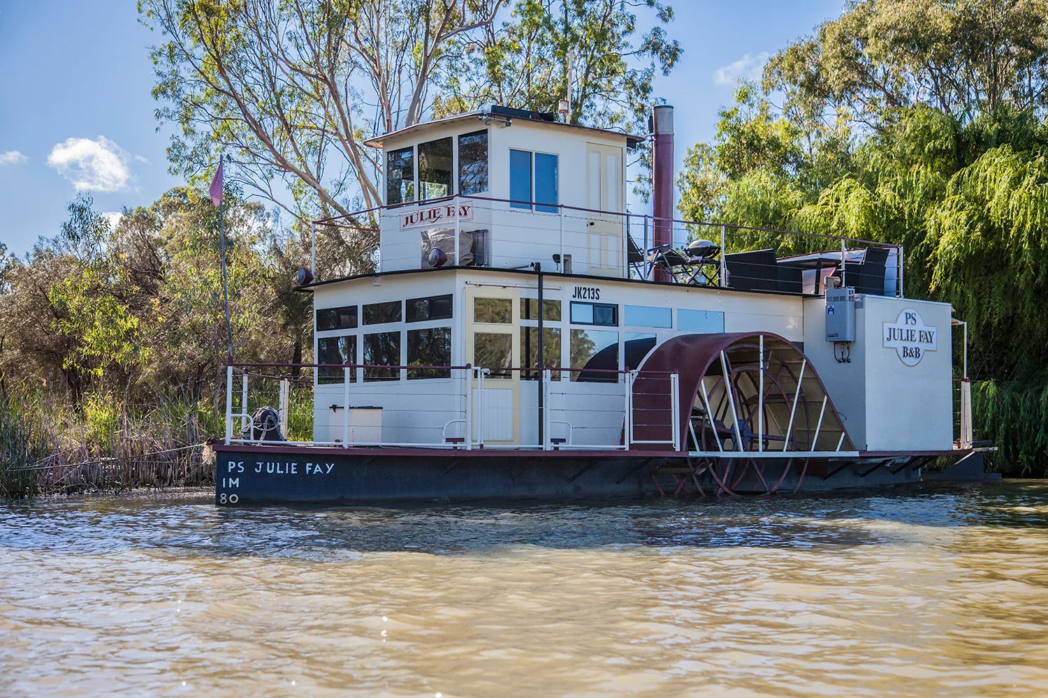 houseboat