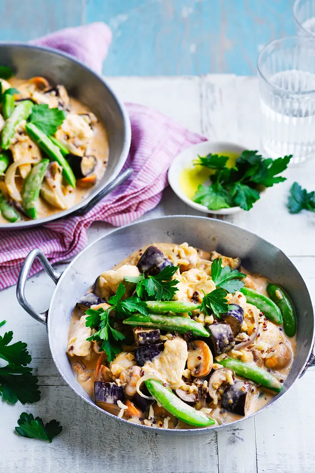 Red chicken curry with rice