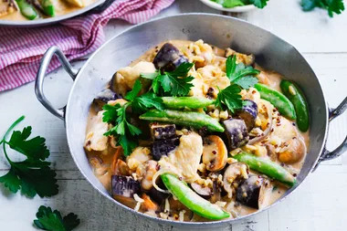 Red chicken curry with rice