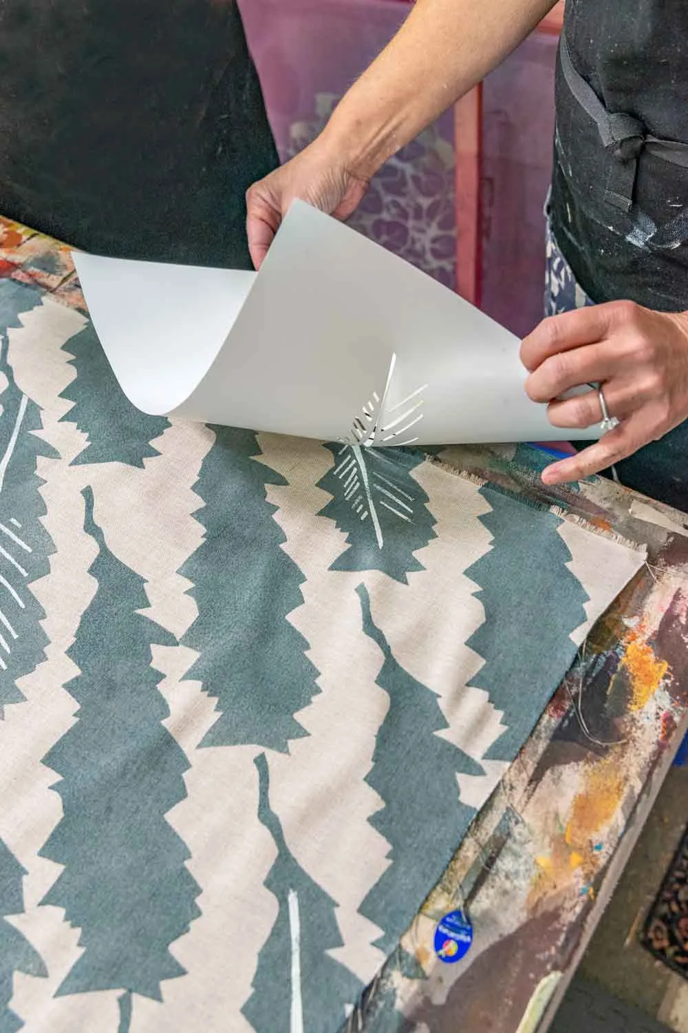 Hand printing fabric stencil