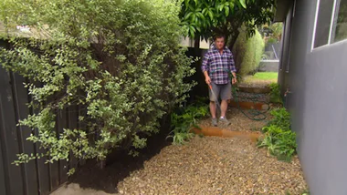2 great ideas to brighten up that drab outdoor space