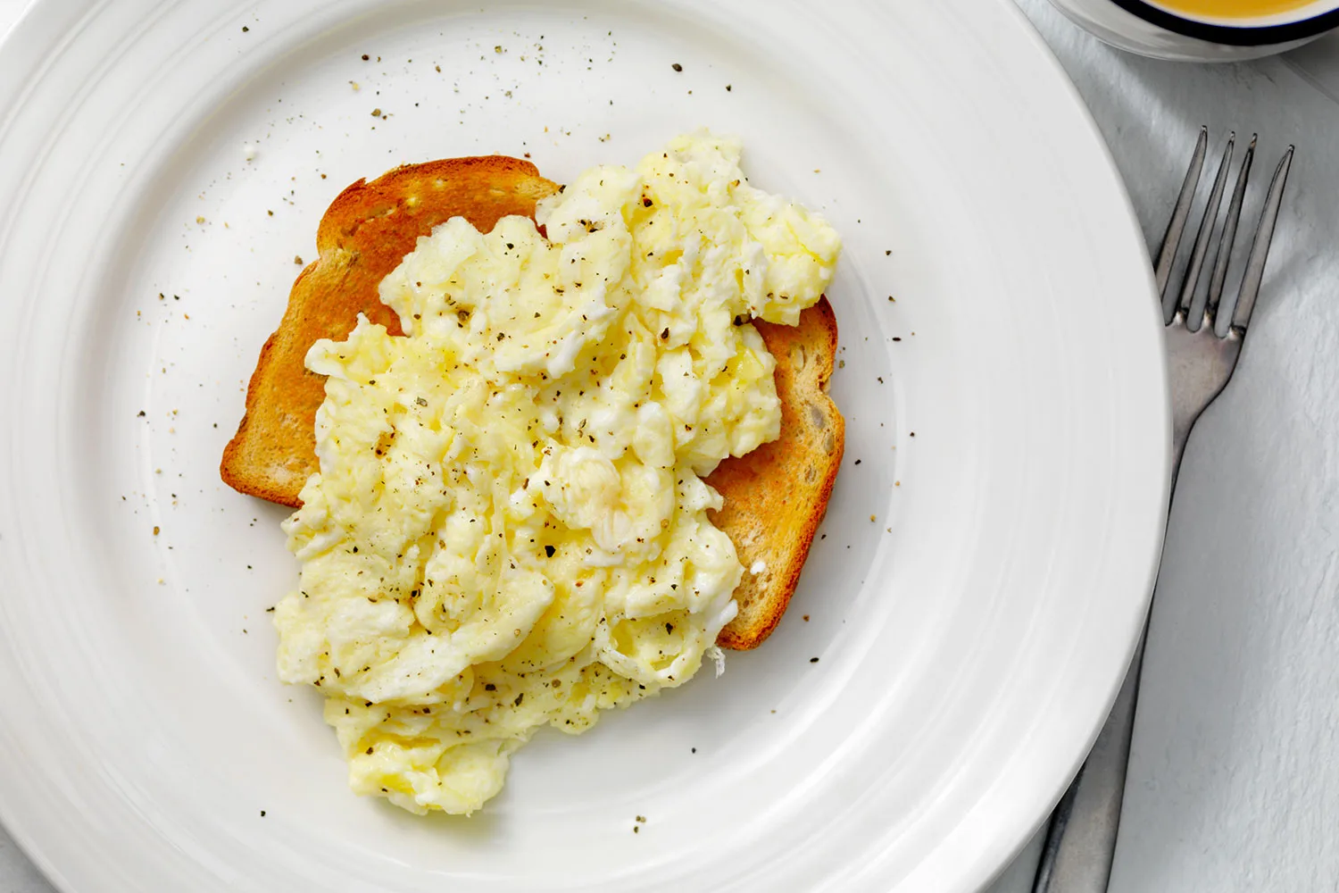 Scrambled eggs on toast