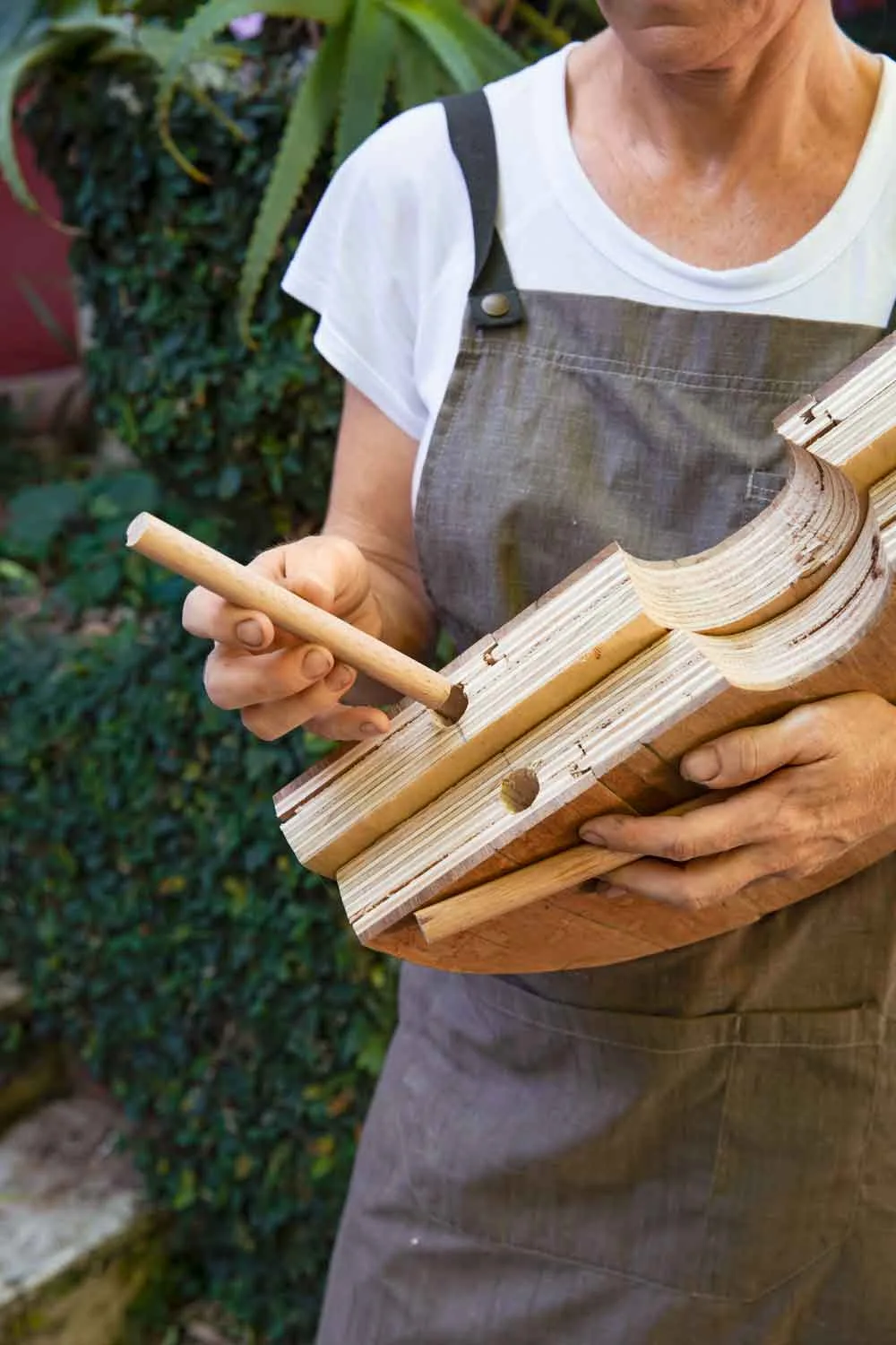 Join tabletop with dowel