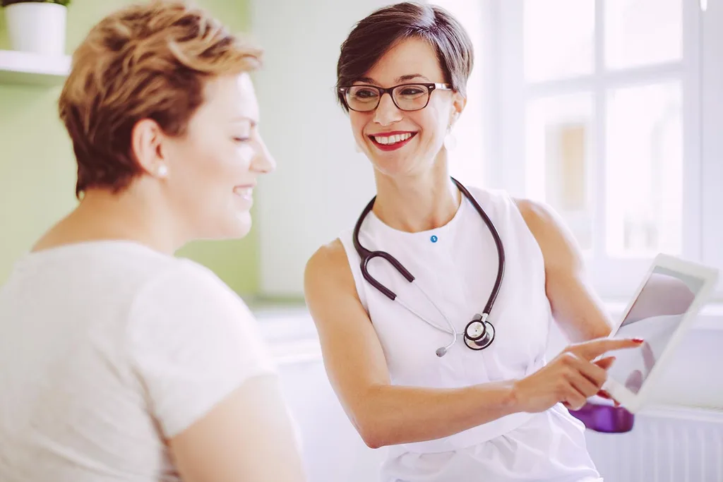 woman seeing doctor