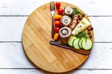 Eating dinner really early is the key to lasting weight loss