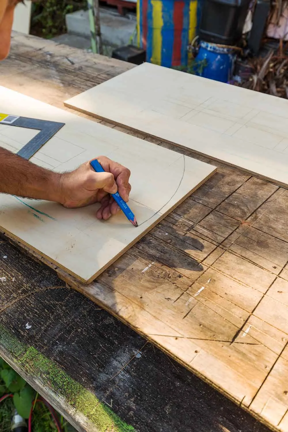 Drawing a curve on plywood