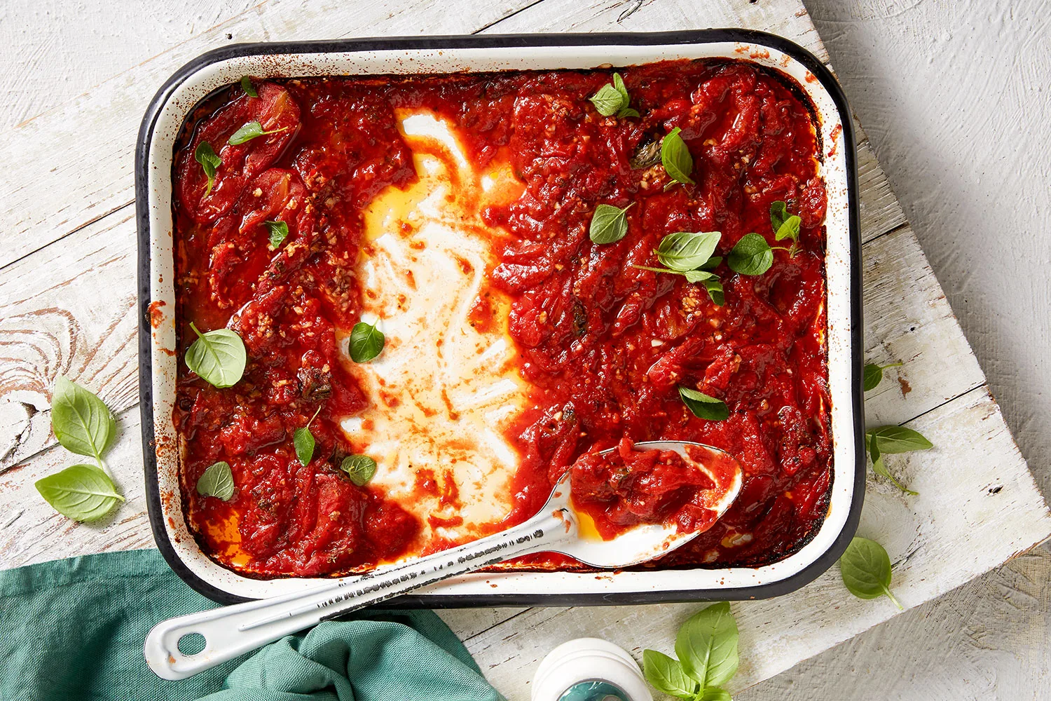 Tray-baked tomato sauce