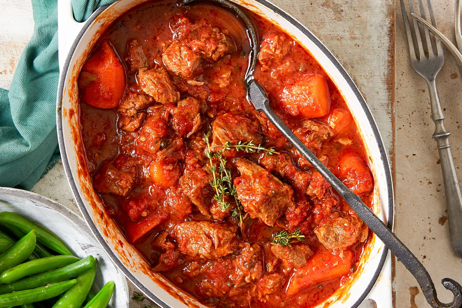 Slow-cooked tomato and green pepper beef
