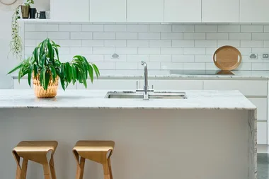 10 crazy ways to clean your home with natural products