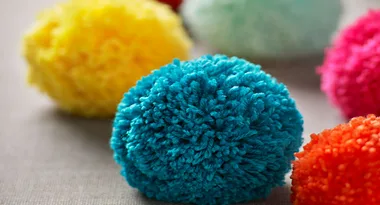 How to make pompoms