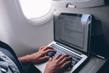Qantas, Jetstar and Virgin ban MacBooks from checked luggage