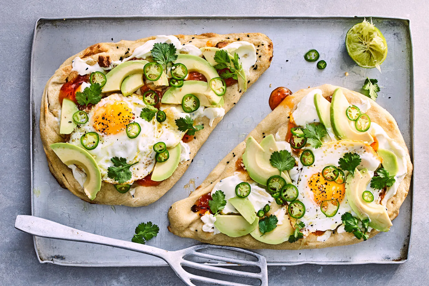 How to make egg and avocado naan
