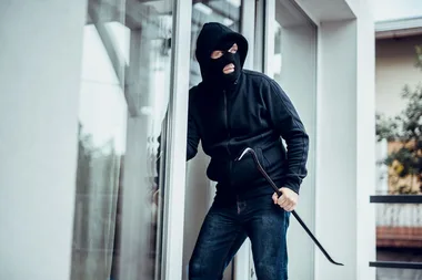 10 things making your home attractive to thieves