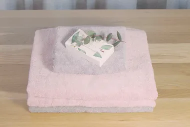 how to fold towels hotel-style