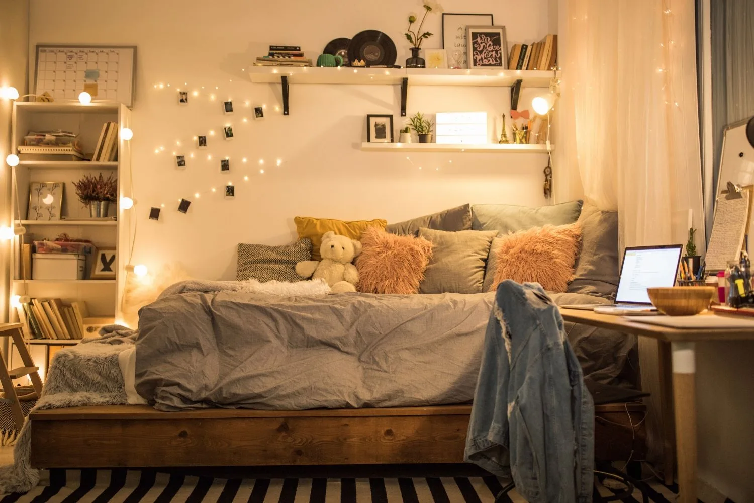 Bedroom Lights: 15 bedroom lighting ideas