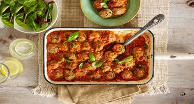 Baked meatballs with fresh tomato sauce