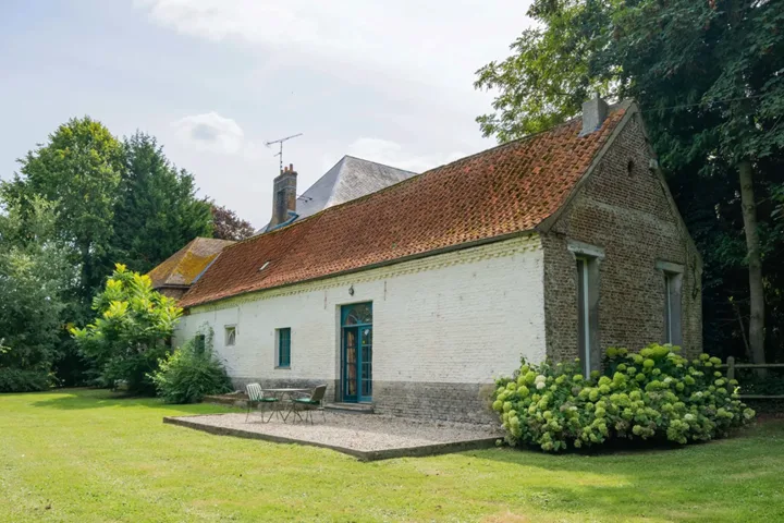 carriage house