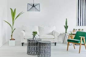 How to decorate a small or windowless room