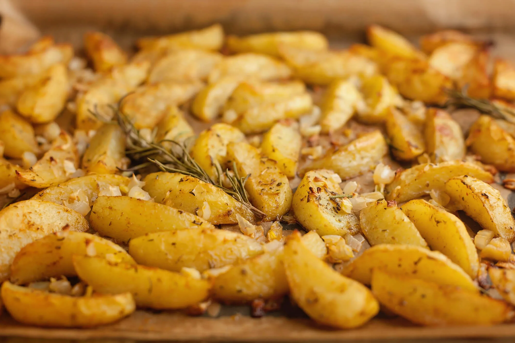 Cup up roasted potatoes with salt and rosmary