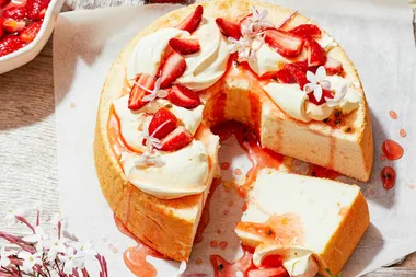 Vanilla and jasmine angel food cake