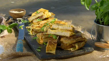 Omelette sandwich