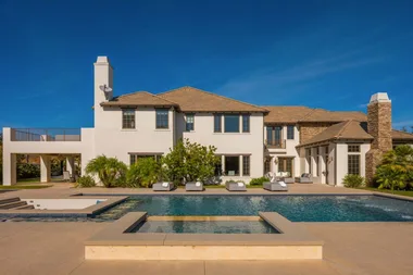 katie holmes home backyard