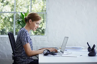 5 reasons why you should use a standing desk at work